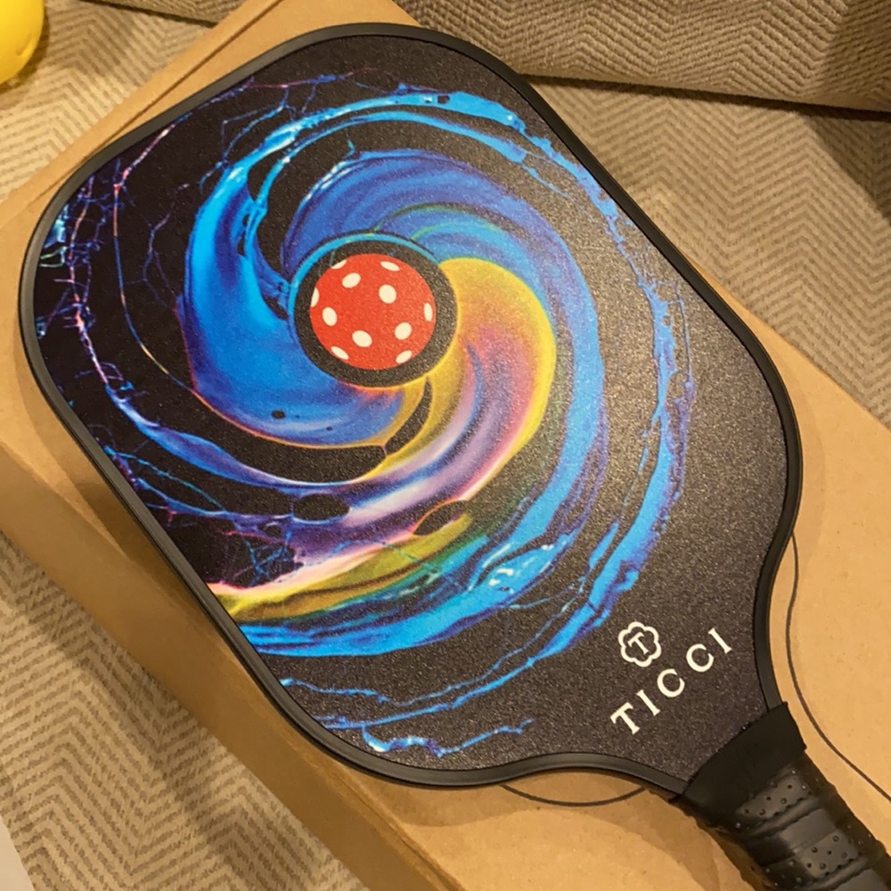- Ticci 1 pickleball Paddle - premium w 2 balls new
